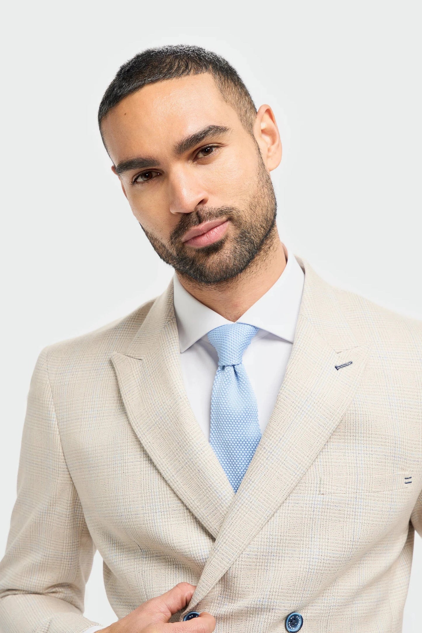 Cavani Caridi Beige Double-Breasted 2-Piece Suit