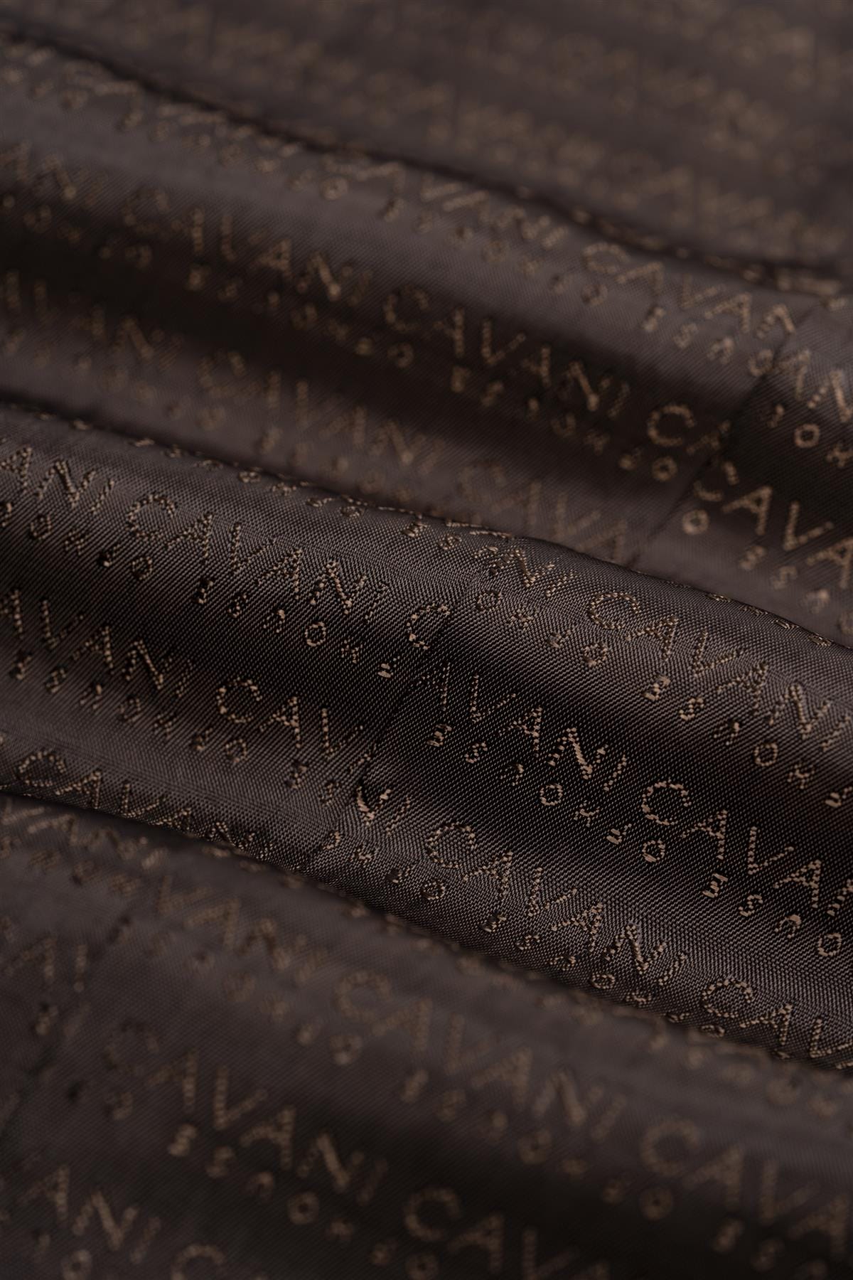 Cavani Bond Auburn Three Piece Suit