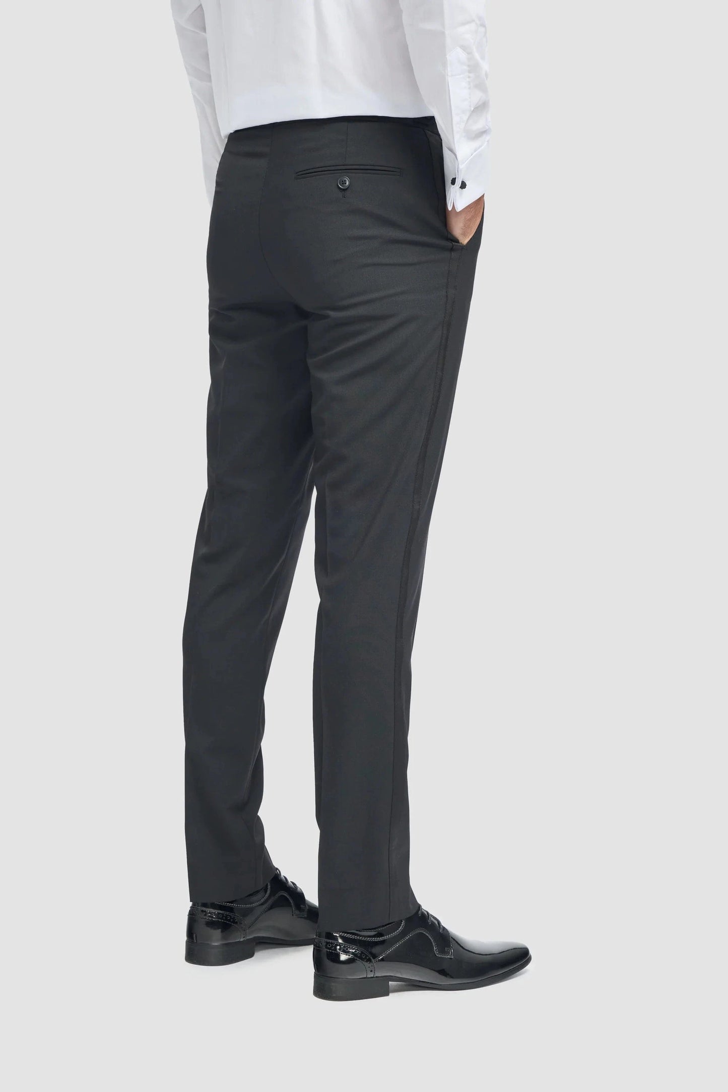 Cavani Aspen Black 2-Piece Suit