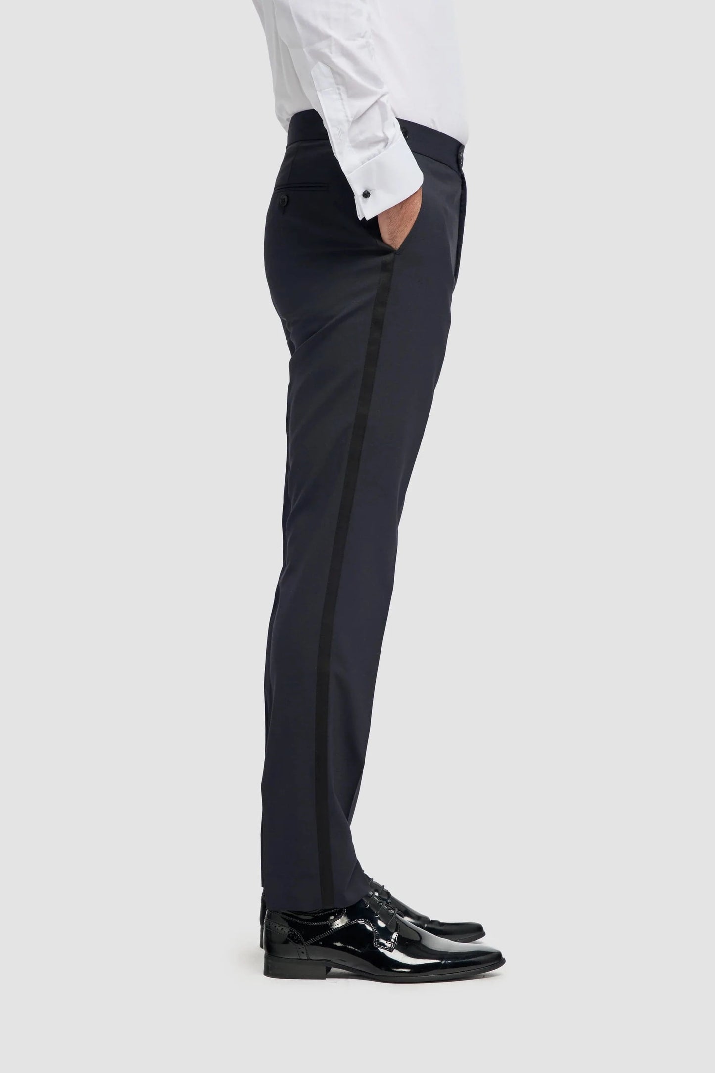 Cavani Aspen Midnight Navy 2-Piece Suit