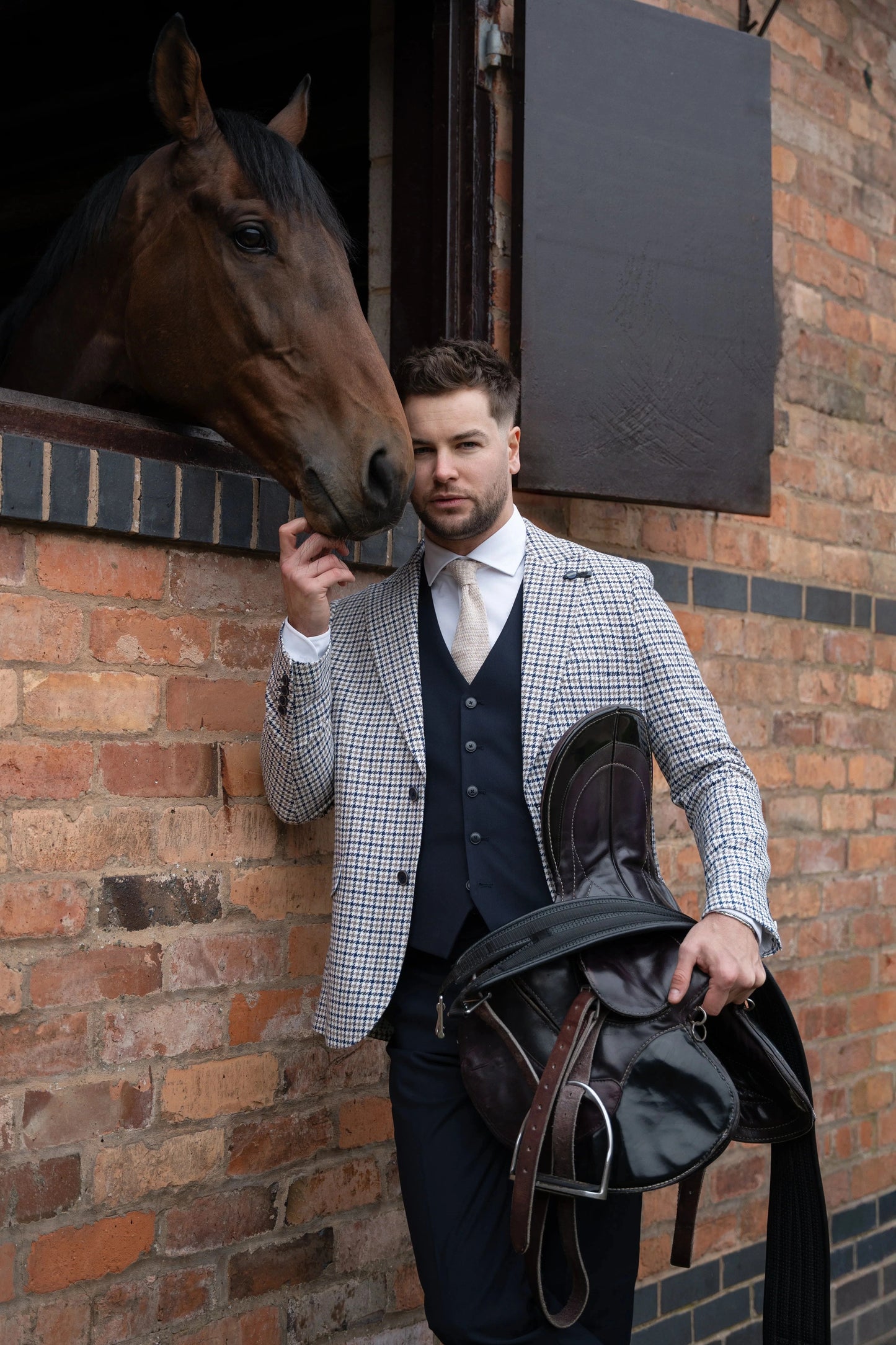 CAVANI BARTELA BLAZER with MALIBU NAVY 3-PIECE SUIT