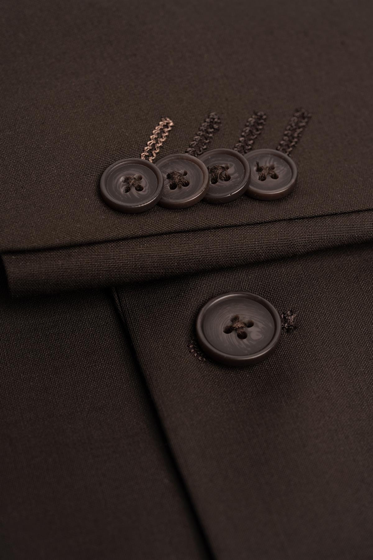 Cavani Bond Auburn Three Piece Suit