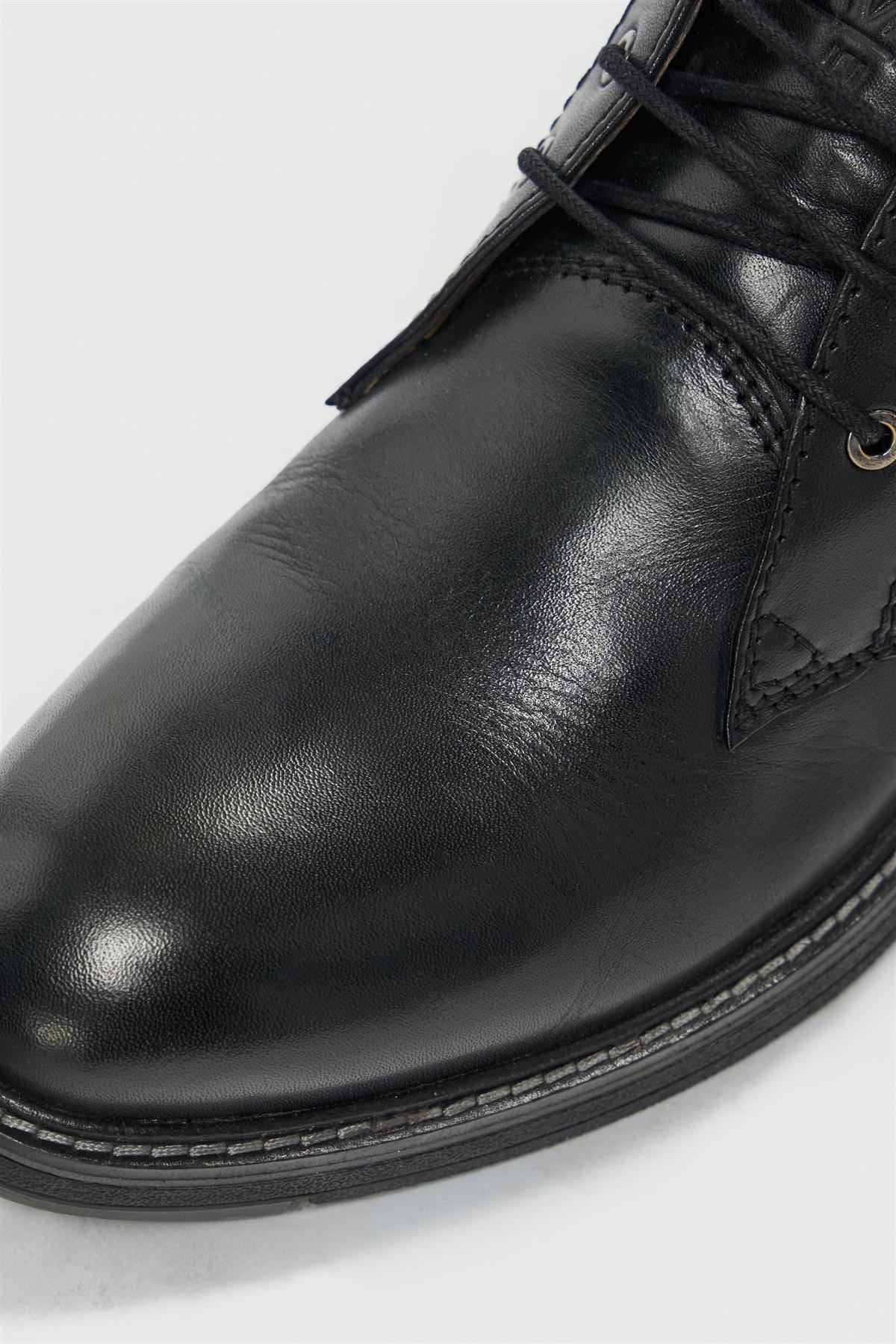 Cavani Austin Black Leather Boots