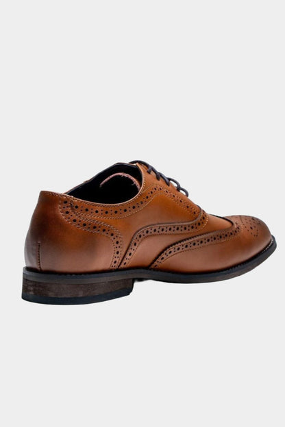 CLARK TAN LEATHER BROGUE SHOES