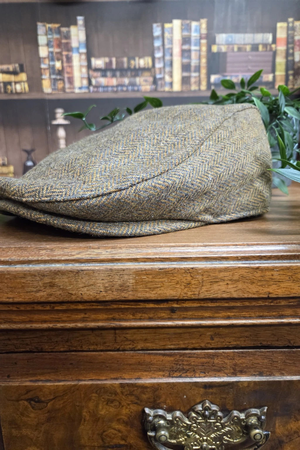 Cavani Thomas Brown Tweed Flat Cap – men's brown herringbone flat cap