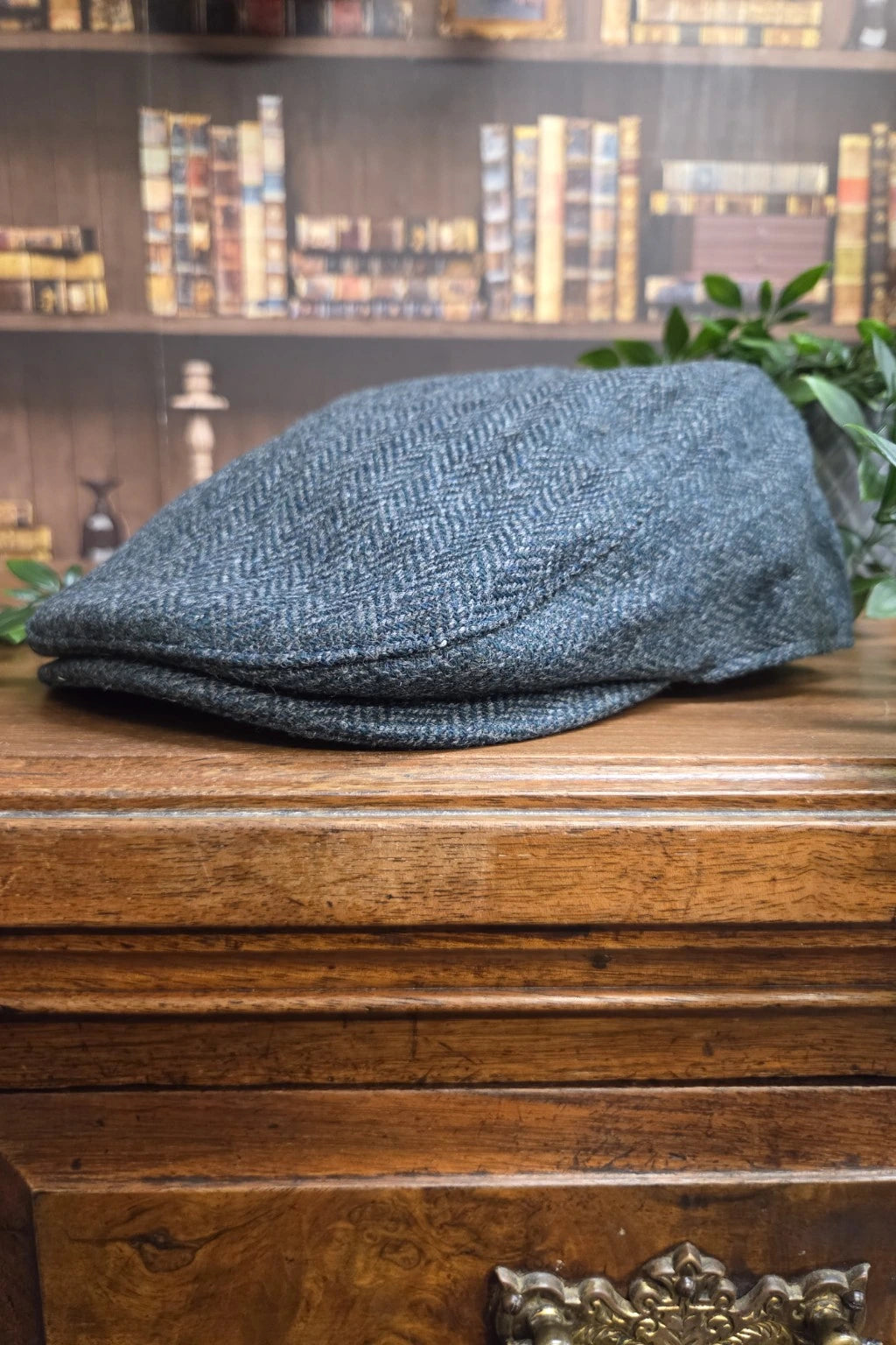 Cavani Thomas Lush Olive Tweed Flat Cap – side view of men's olive herringbone flat cap