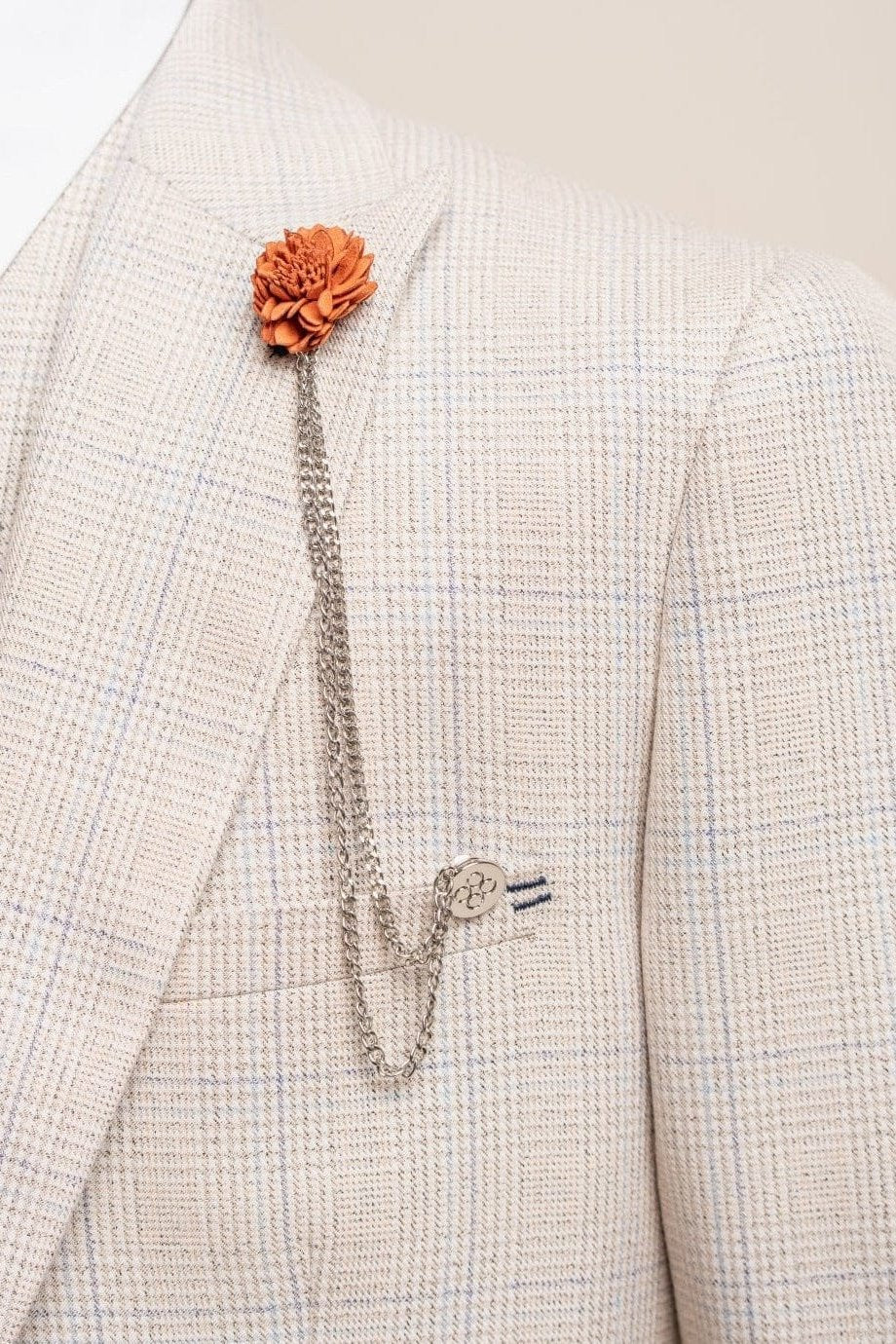 ORANGE FLOWER LAPEL PIN & CHAIN